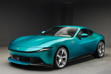 フェラーリ、新型「アマルフィ」を世界初公開！ V6ターボ搭載の2シータースポーツカーで革新の頂点を極める