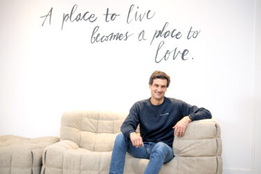 ロゼ社5世代目オリビエ社長に訊く、2026年ドリームベッド社との提携45周年を迎える「リーン・ロゼ」の現在